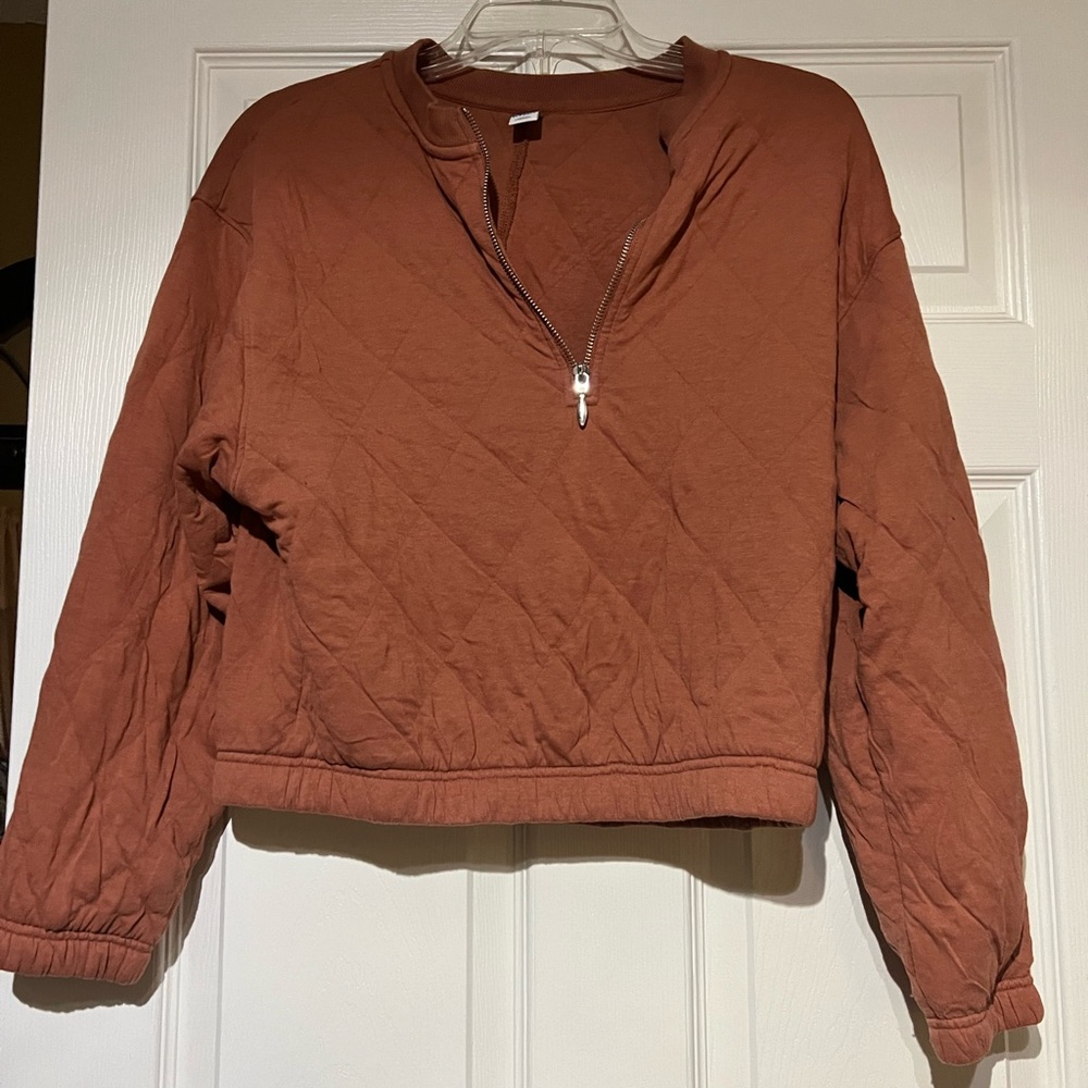 Old navy quilted cropped sweatshirt